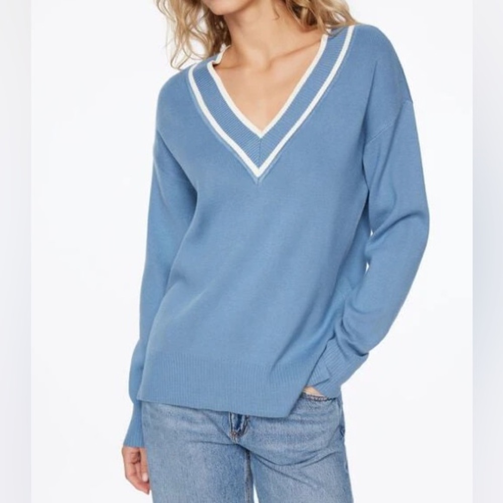 Sky Blue-White Contrast V-neck sweater
